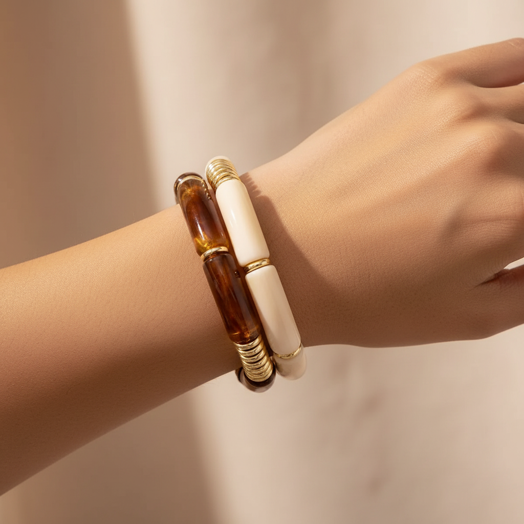 Bracelet Amber porté au poignet - Style lifestyle Minélia